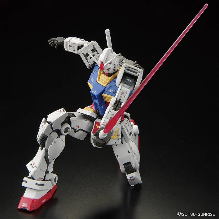 Gundam Model Kit - RG #40 RX-78-2 Ver.2.0 1/144