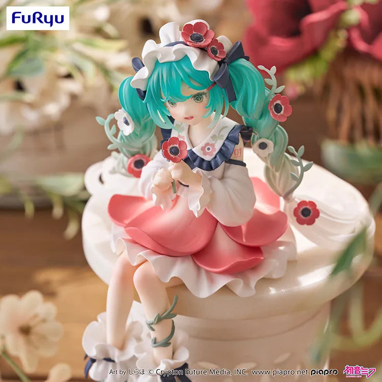 Hatsune Miku Flower Fairy Noodle Stopper Figure sitting gracefully with pastel floral details