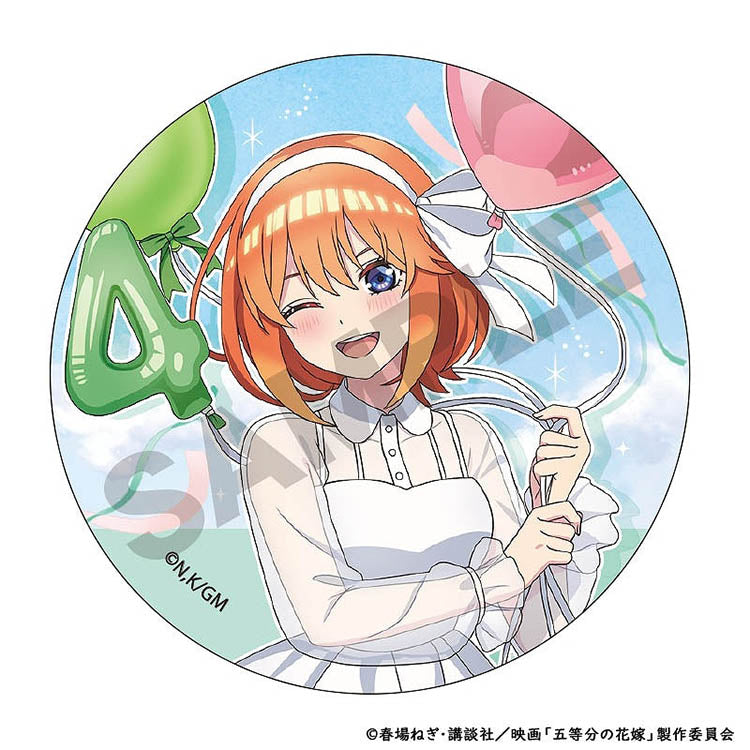 Anime merch can badge collection featuring Ichika, Nino, Miku, Yotsuba, and Itsuki with balloons.