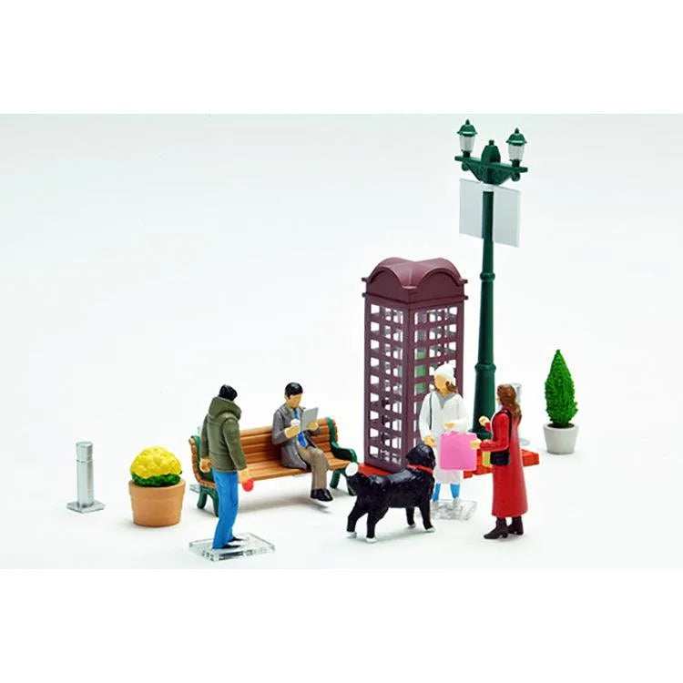 Vintage Diocolle 64 Scale Figure - #09a Car Snap Holiday Street 1/64 - Doki Doki Land