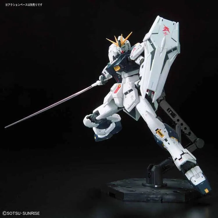 “Gundam" Model Kit - RG #032 Nu Gundam 1/144