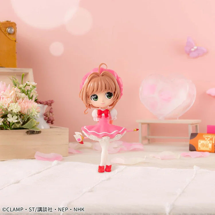Cardcaptor Sakura Q posket Sakura Kinomoto Version display in front of a pink wall with cute decorations