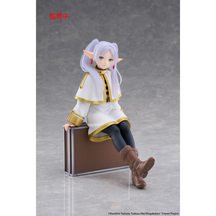 Frieren Beyond Journey’s End Desktop Cute Frieren Trunk Case Ver figure by Taito sitting on her trunk in classic outfit