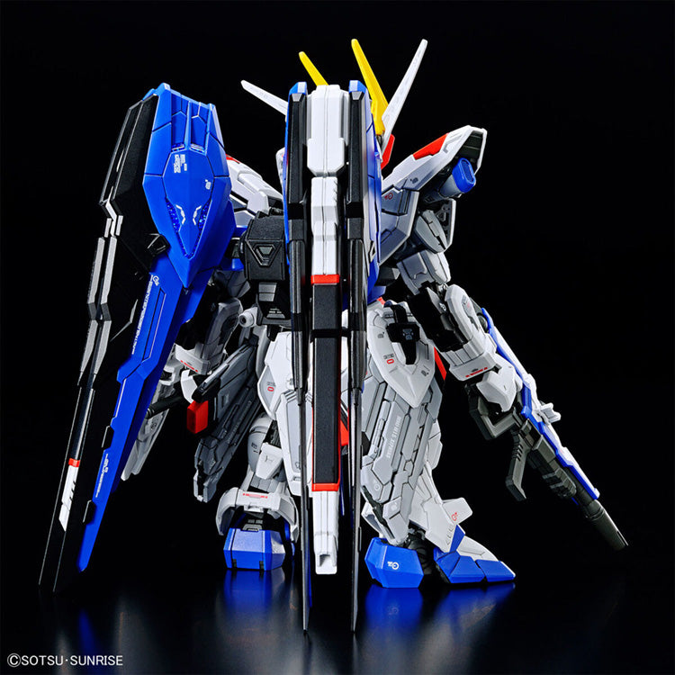 "Gundam" Model Kit - MGSD Freedom Gundam