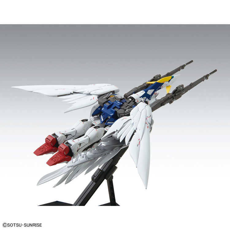 "Gundam" Model Kit - MG Wing Gundam Zero Ew Ver.Ka 1/100