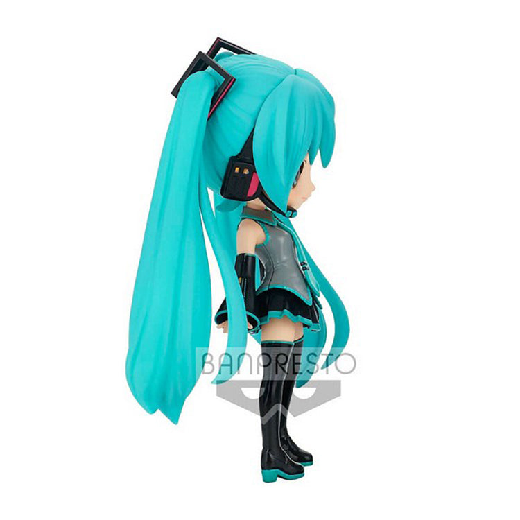Hatsune Miku Q Posket Version A Standard Color Figure view of the side