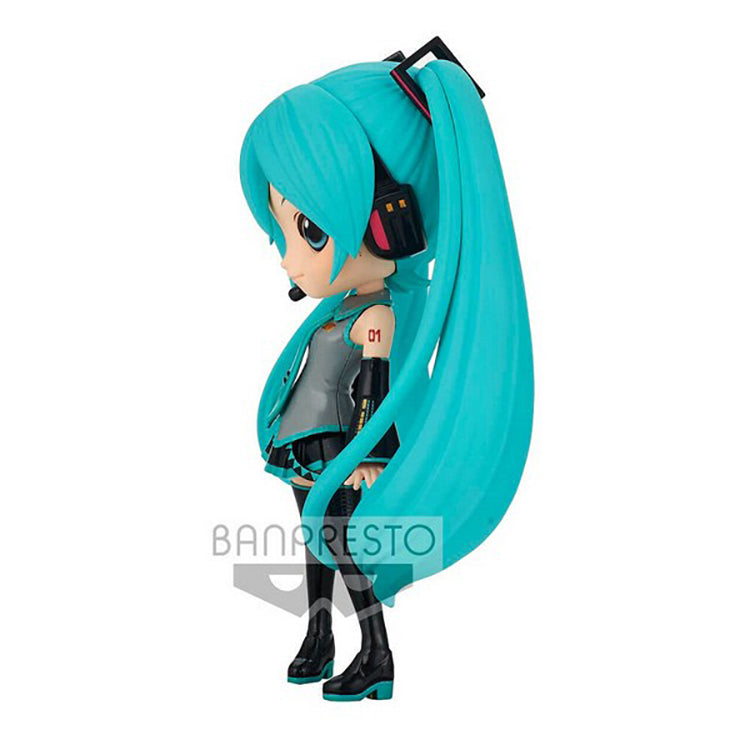 Hatsune Miku Q Posket Version A Standard Color Figure view of the side