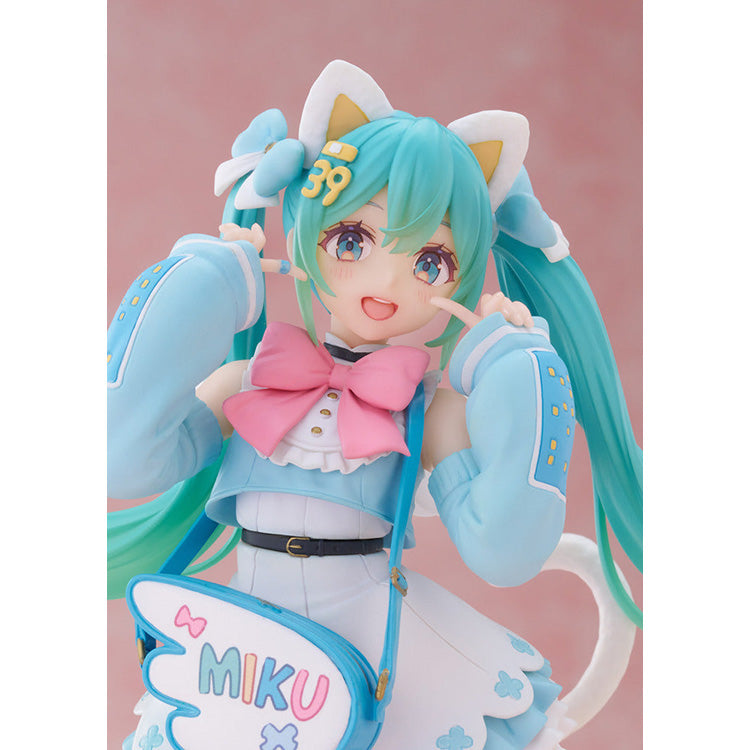 Close-up of the Hatsune Miku (Fancy Ver.) figure's face, featuring a cheerful expression, cat-ear headband, and her iconic teal twin-tails.