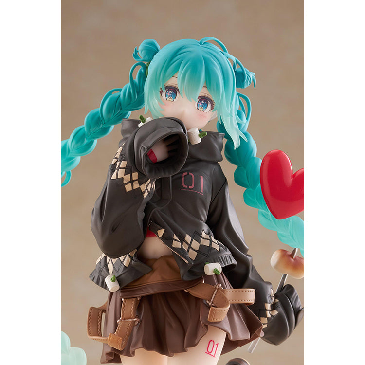 Hatsune Miku Outdoor figure close-up with red heart and toasted marshmallow skewer