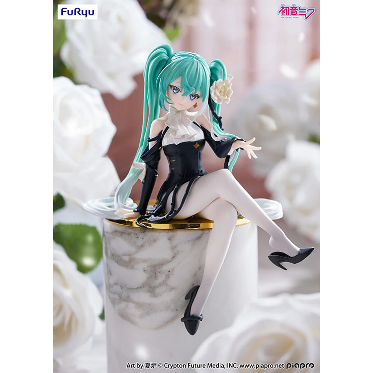 Hatsune Miku Flower Fairy White Rose Noodle Stopper Figure by FuRyu sitting on a cup with a white rose background.