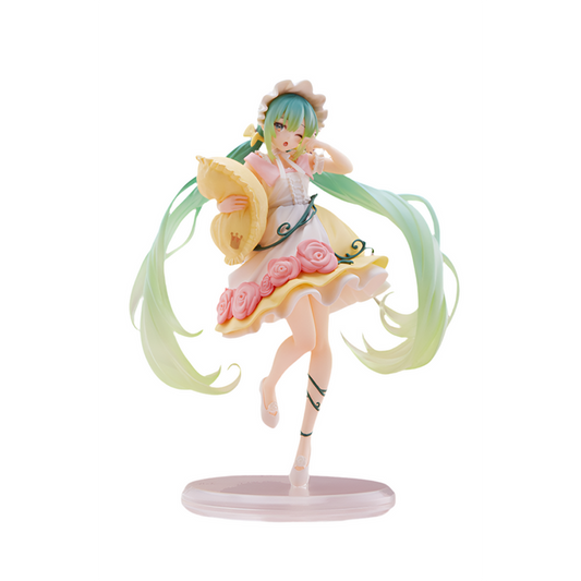 Vocaloid Hatsune Miku Sleeping Beauty Wonderland figure by Taito wearing a fairytale-inspired outfit and holding a pillow