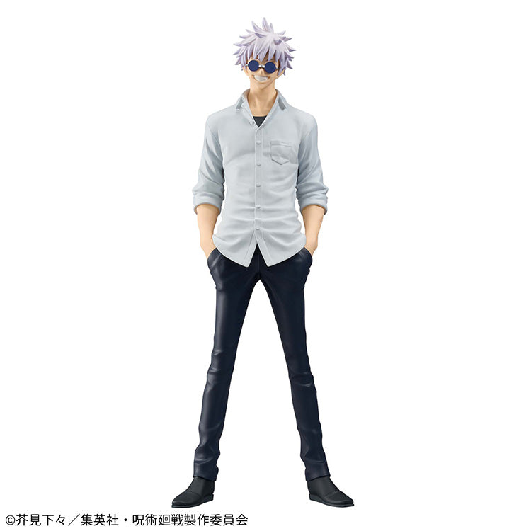 Satoru Gojo King of Artist Figure from Jujutsu Kaisen, featuring Gojo in his Jujutsu High uniform with rolled-up sleeves and detailed sculpting by Banpresto.