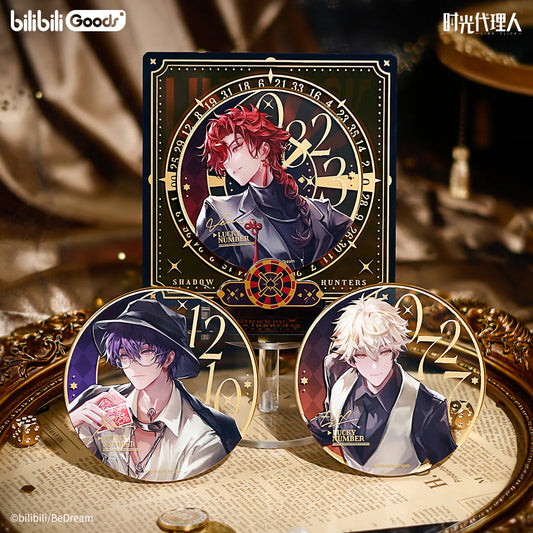 Red-haired character plate in the Link Click roulette acrylic stand, with purple-haired and blond character plates in front