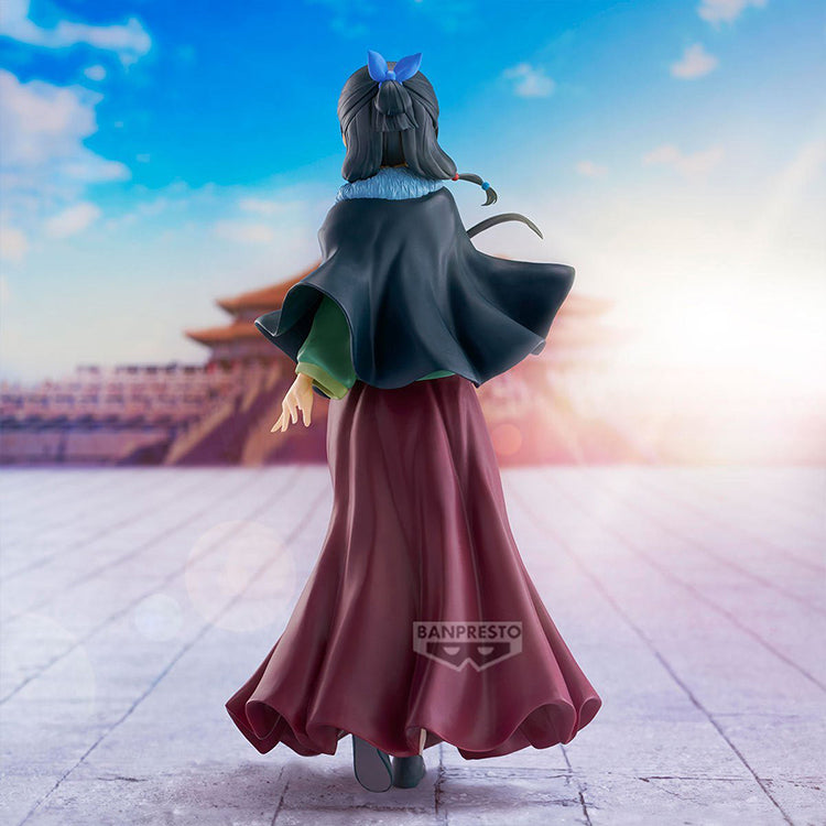 Figure of Maomao from The Apothecary Diaries, featuring her in a poncho outfit with detailed sculpting and colors.
