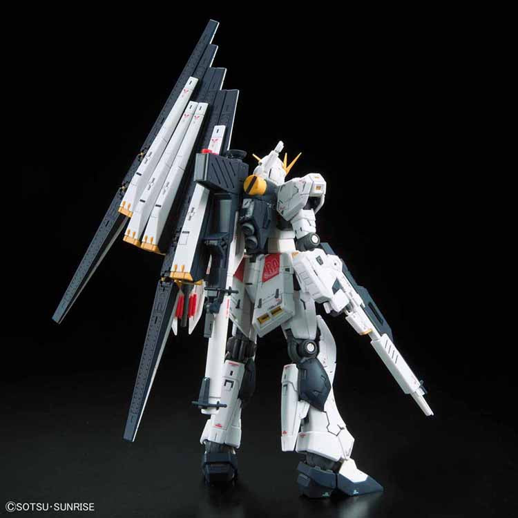 “Gundam" Model Kit - RG #032 Nu Gundam 1/144
