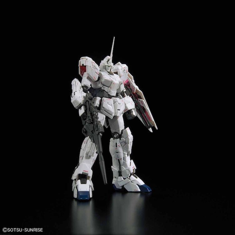 “Gundam" RG Model Kit - 025 Unicorn Gundam 1/144